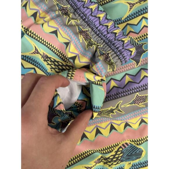 Chubbies Classic Swim Trunk Men XL Fish Ocean Stingray Pockets Beach Geometric - Picture 5 of 9